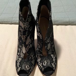 Gorgeous never worn lace open toe bootie